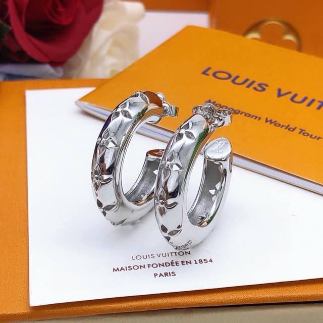 No.Led0118 Silver Lv*Latest Moon Round Smooth Earrings Consistent Zp Brass Mater
