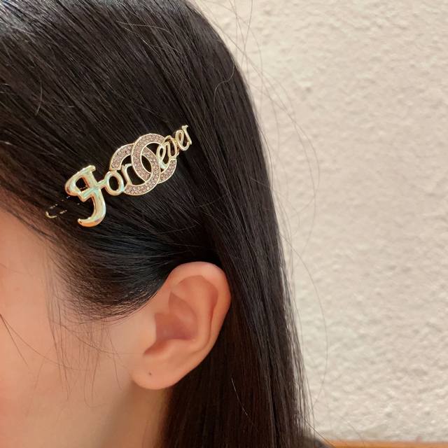 Chanel Hairpin Hot-Selling Model Is Now On Sale Exclusive High-End Quality Real