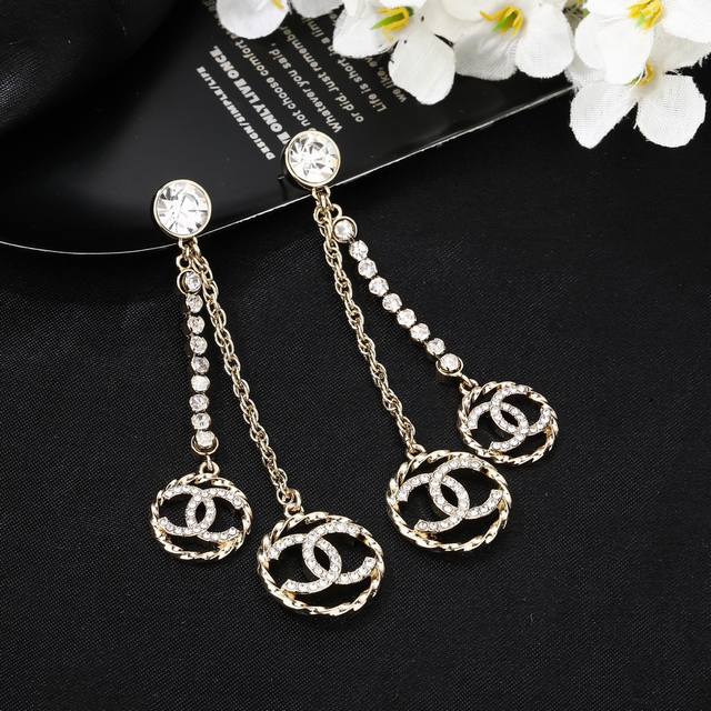 Chanel New Earrings Counters Are Launched Simultaneously Double C Hoop Earrings