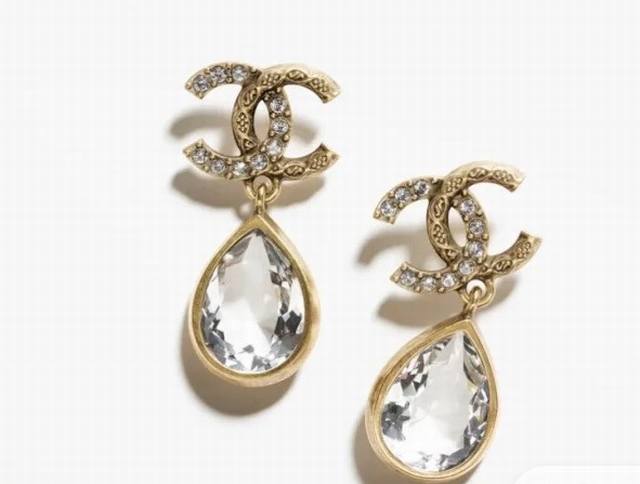 chanel Retro Teardrop Earrings Bronze Teardrop-Shaped Logo Earrings Casual Te