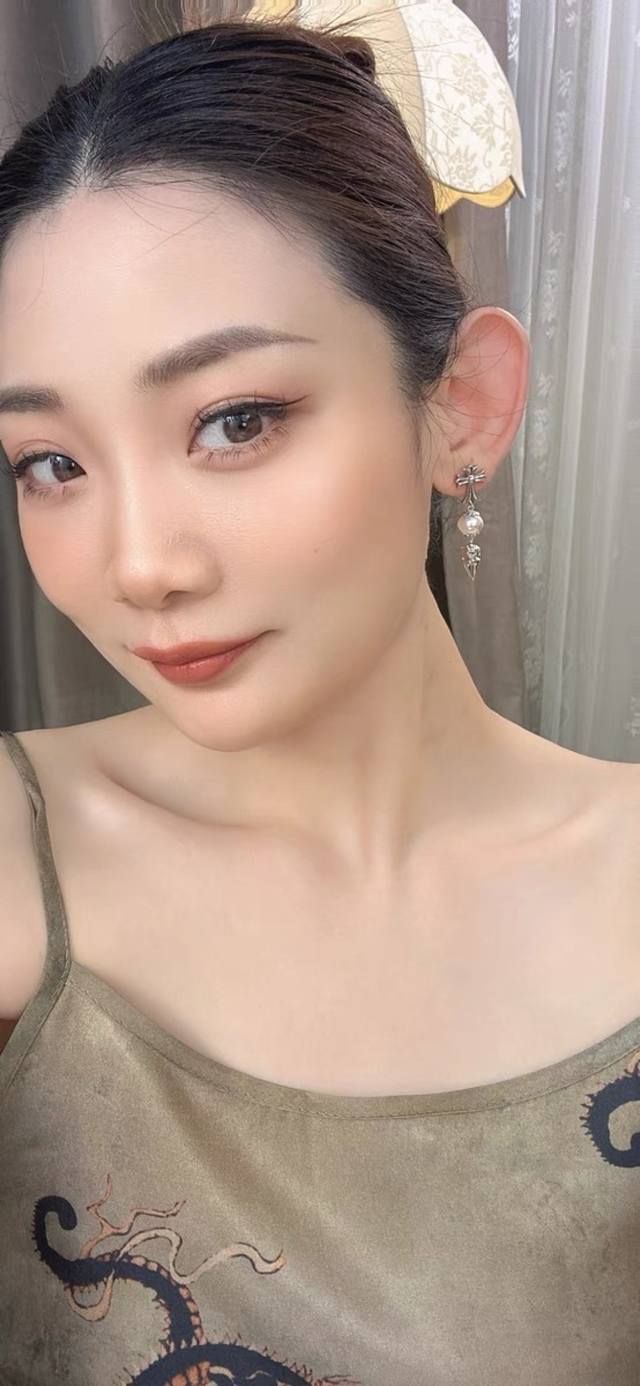 Chrome Hearts Earrings Are Elegant And Generous. The Exquisite Design And Carvin
