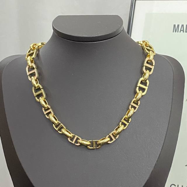 Code N635 Dior Necklace Hot Sale Model Hot New Arrival Dior Metal Pink Cd Letter