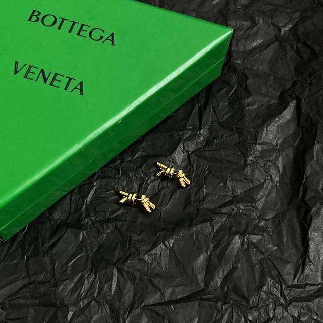bottega Veneta Bv Earrings Are Full Of Metal, Very Good, The Overall Details