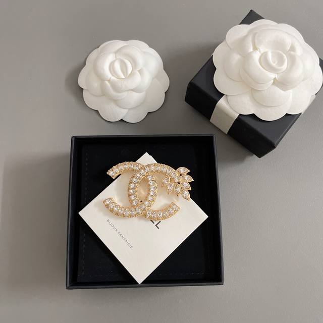 We Produce The Fragrant Diamond Wheat Ear Brooch Zp4700 . In Addition To The Dou