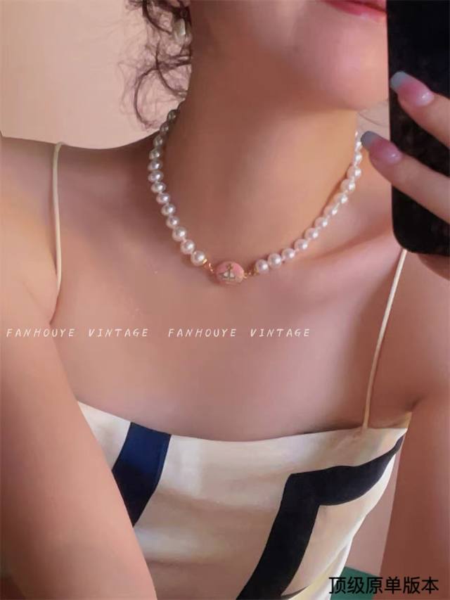 Queen Mother Vivienne Pearl Necklace Pink Pendant With Simple Atmosphere Full Of