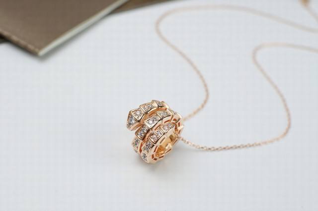 bvlgari Bulgari Double-Circle Full Diamond Snake-Shaped Necklace Is A Charmin