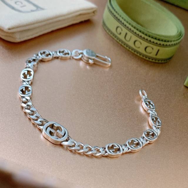 Gucci's Latest Recommended Series Gucci Bracelets Are The Latest Classic Models.