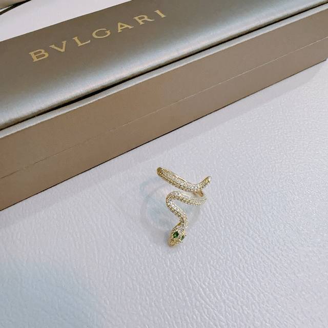 Bulgari Ring V Gold Material Bvlgari Bulgari Divas Dream Series Perfect Appearan
