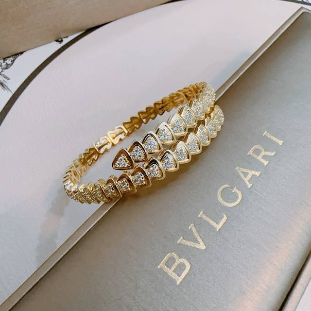 Bvlgari Bracelet Bracelet Made Of V Gold Bvlgari Divas Dream Series Perfect Appe