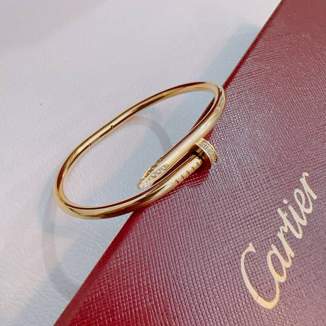 Cartier Bracelet Bracelet V Gold Material Series Perfect Appearance Details Invi