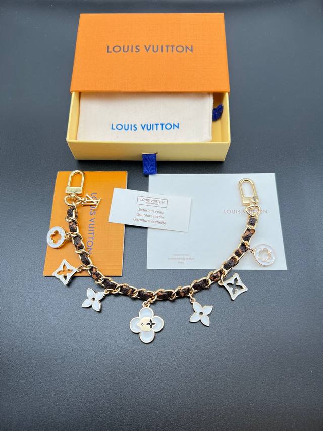 New Lv Bag Chain Pendant Classic Four-Leaf Clover Design With Rich Colors To Cho