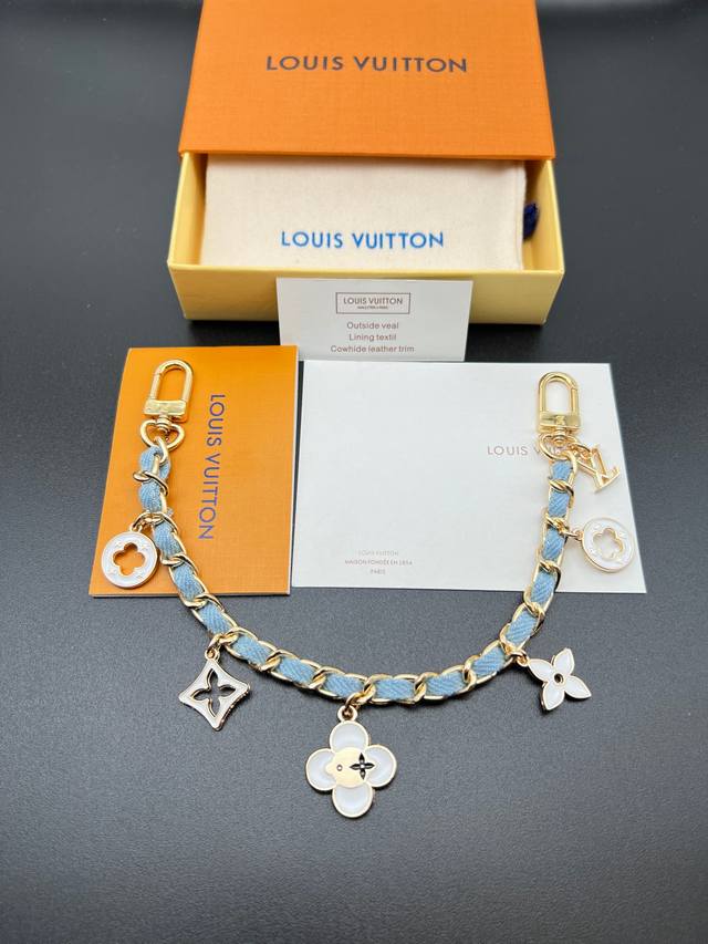 New Lv Bag Chain Pendant Classic Four-Leaf Clover Design With Rich Colors To Cho
