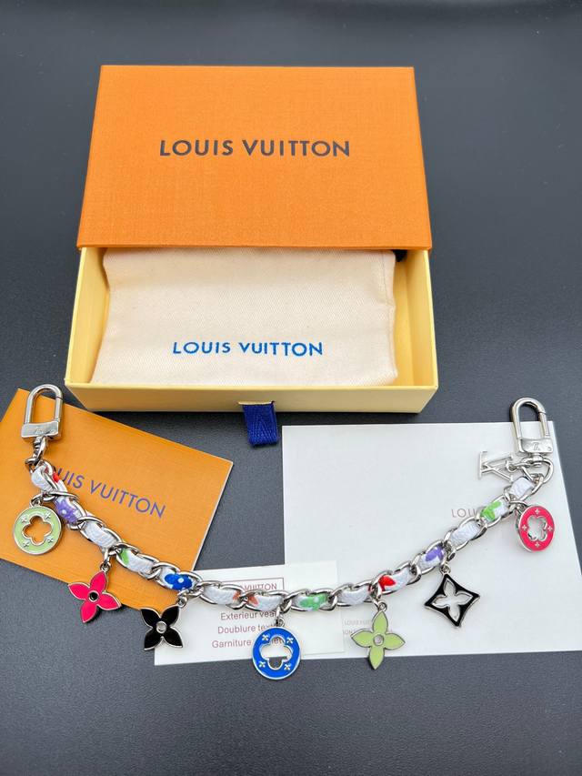 New Lv Bag Chain Pendant Classic Four-Leaf Clover Design With Rich Colors To Cho