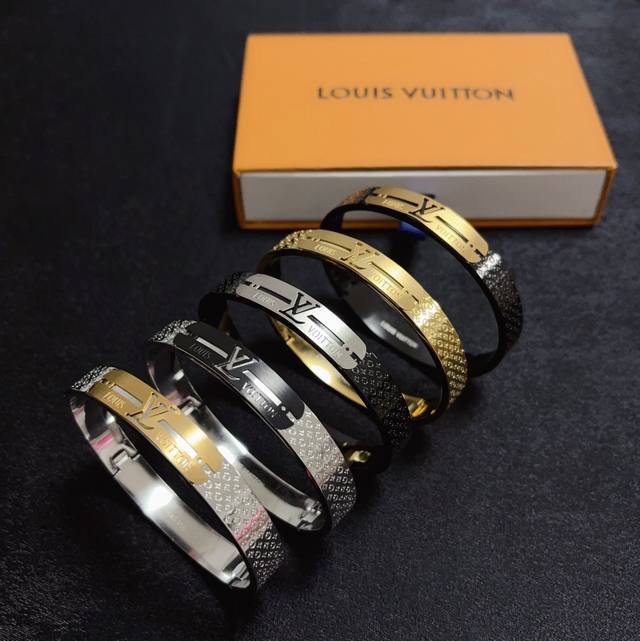 New Product Original Single Product Lv Unisex Model Engraved Letter Print Black