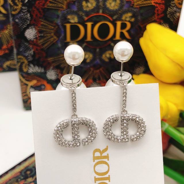No.Ded0202 Pig Nose Tassel Cd Diamond Large And Small Pearl Earrings Same Materi