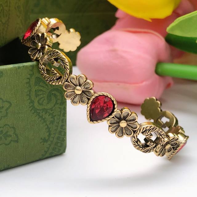 No.Gsz0002 Gucci New Double G Flower Bracelet