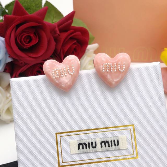 No. Med0009 Miumiu Miu Miu Latest Love Earrings Consistent Zp Brass Material