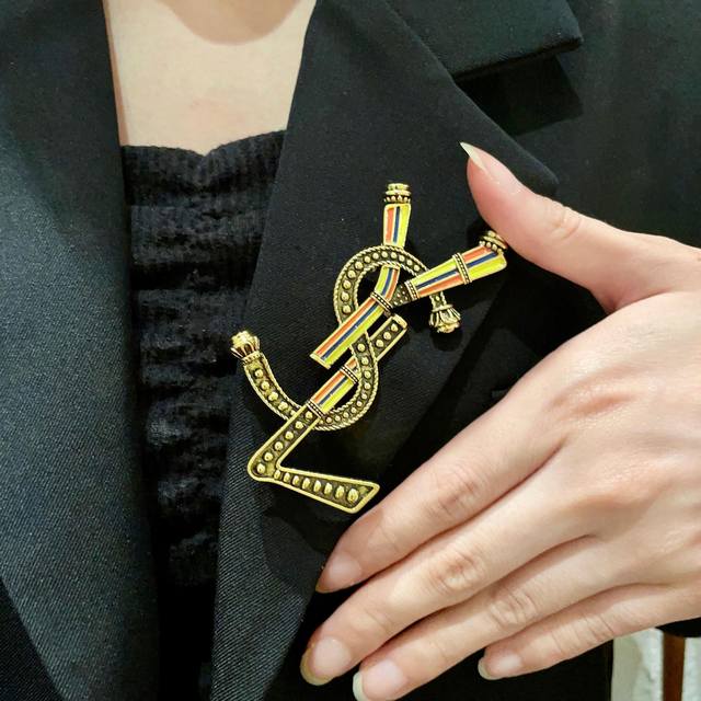 ysl New Styles Are Released Simultaneously At Saint Laurent Counters. Brooche