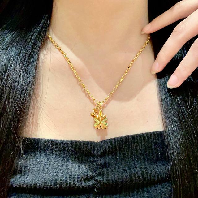 chanel Chanel Vintage Necklace. Chanel's Styles Really Need No Introduction.