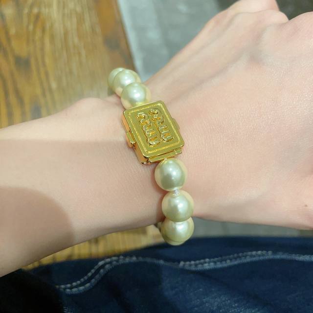 miumiu Miu Miu Letter Necklace, All The Fashionistas On Xiaohongshu Are Inter