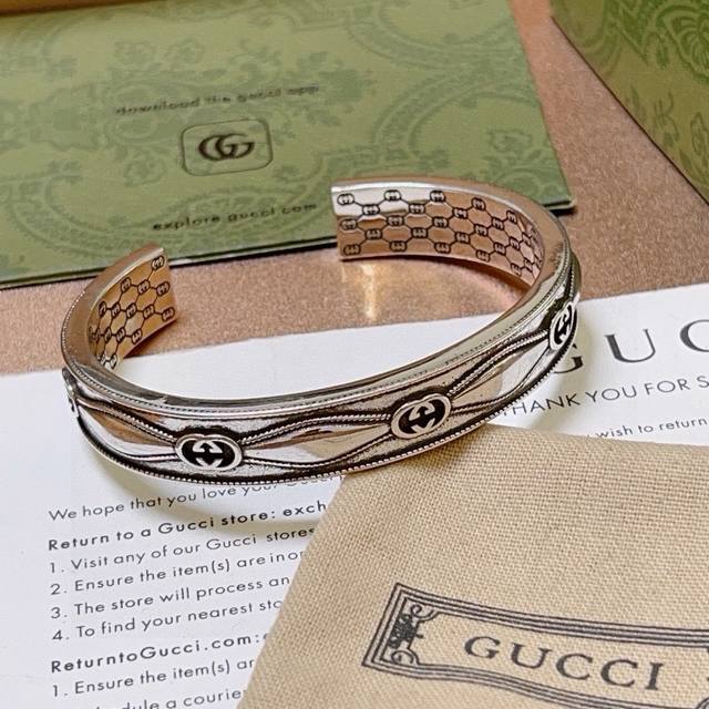 Look For The Exclusive Vintage And Worn Series. Thickened And Widened Gucci Brac