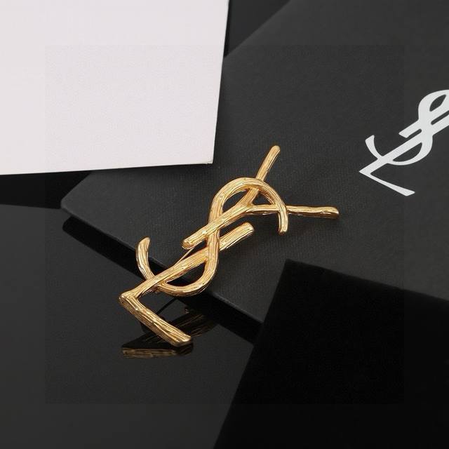 Ysl Brooch Excellent Electroplating Technology Luxurious Temperament The Market