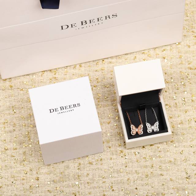 208584 Our Butterfly Necklace Can Be Customized With 18K Real Gold And Real D