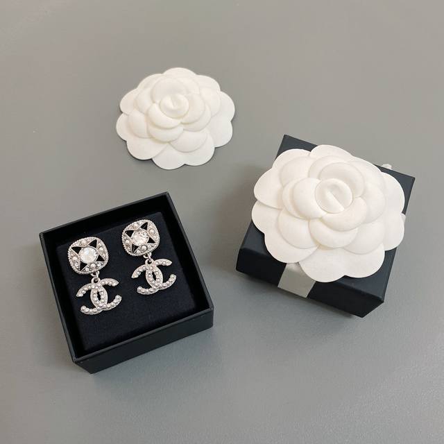 We Produce The Fragrant Star Bead Diamond Earrings Zp4500. A Must-Have Item. Ver