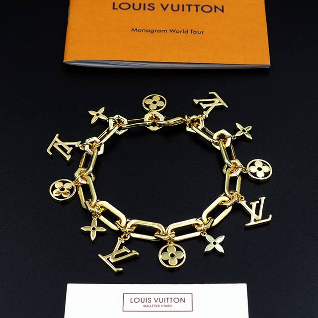 Donkey Flower Letter Bracelet