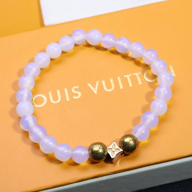 lv Bracelet, You Can Get The Ticket To The Fashion Circle. Wear This Latest L