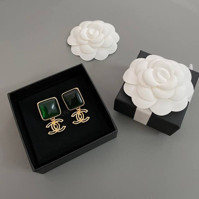 We Produce Fragrant Green Crystal Hanging Gold Double C Earrings, The Same Style