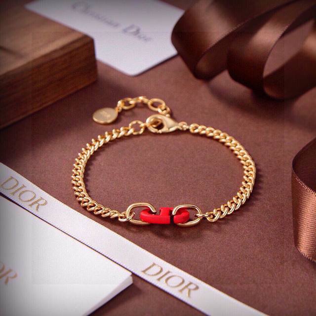 Original New Dior Dior Red Letter Cd Bracelet Counter Consistent Brass Material