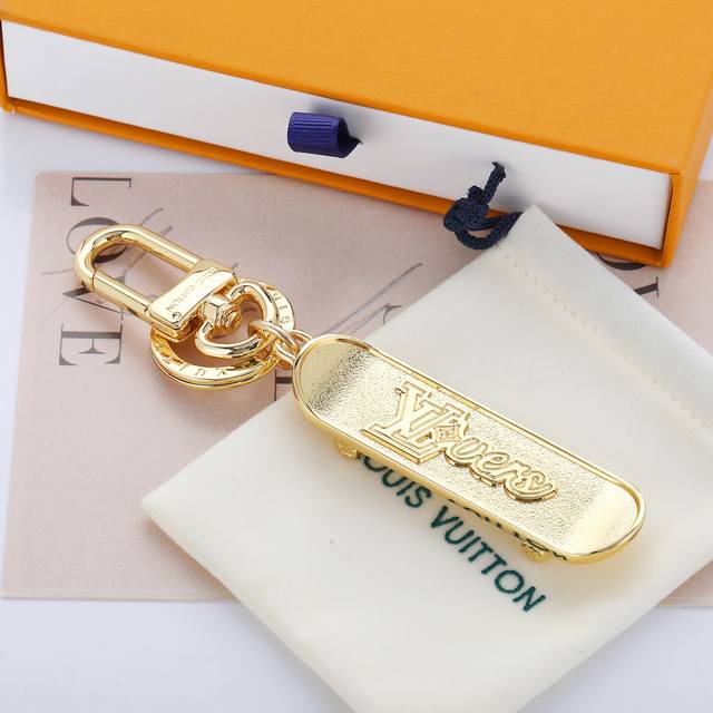 Donkey's New Keychain Gold Skateboard Louis Vuitton Pulley Design Metal Keychain