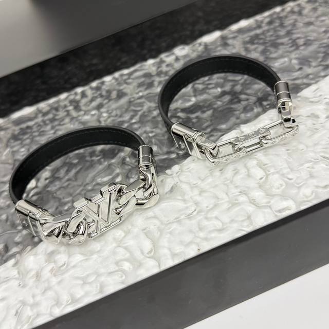 lv Links Bracelet The Lvlinks Bracelet Is Made Of Leather And Classic Canvas