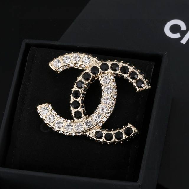 Chanel Popular Brooch, The Highest Purchasing Level, The Most Tasteful Full Diam