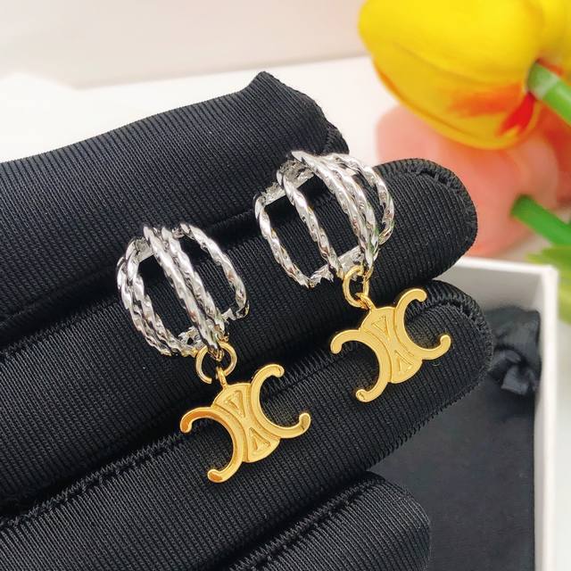 No.Sled0002 Celine Ear Hook Silver Pendant Cclogo