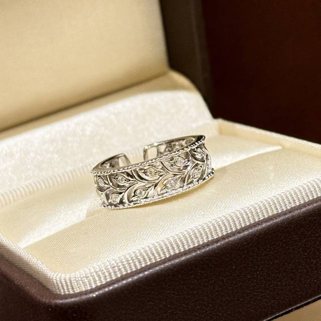 a6110 So Pretty! Iris Leaf Retro Lace Hollow Ring With Delicate And Elegant T