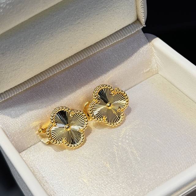 a4387 Cnc Lathe Laser Four-Leaf Clover Multi-Refractive Single Flower Earring