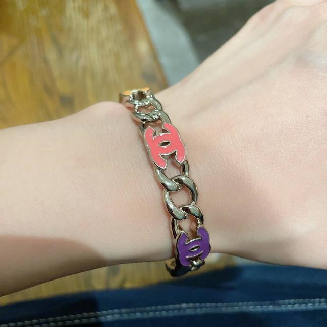 chanel Chain Colored Letter Double C Bracelet Is So Beautiful, A Must-Have Fo