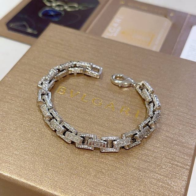 Bvlgari Bracelet V Gold Material Bvlgari Divas Dream Series Perfect Appearance A