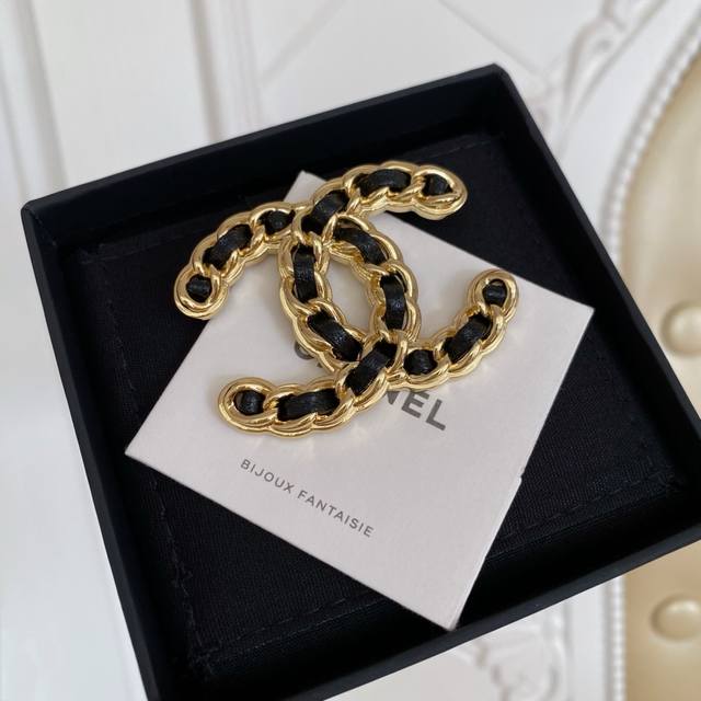High Quality Details As Shown In The Picture The Latest Series Of Xiang Piercing