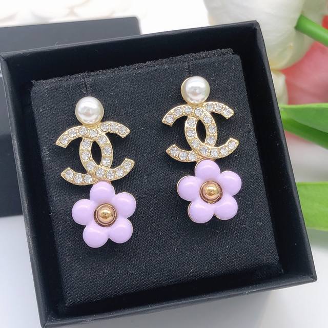 No.Xed0349 Cc21 Early Spring Black Small Flower Earrings Are Also Very Popular