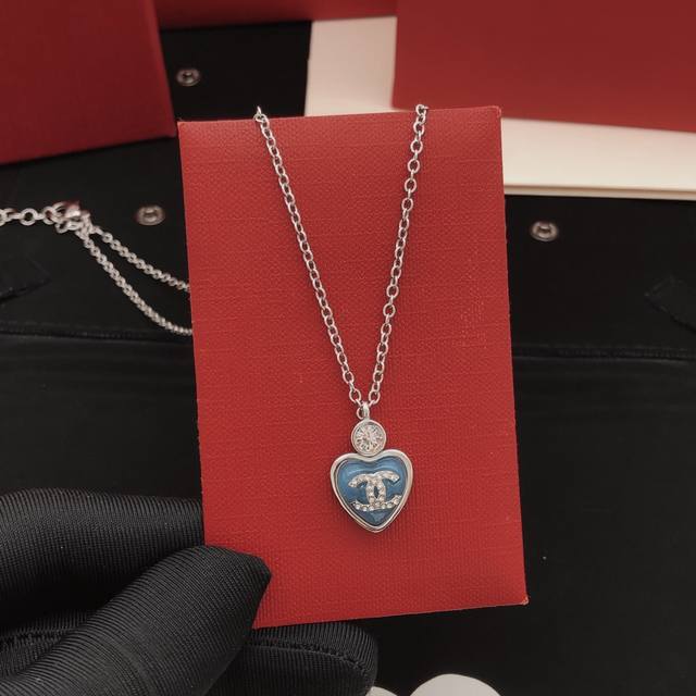 No.Xxl0275 Ch*Nel Latest Blue Love Necklace Consistent Zp Brass Material