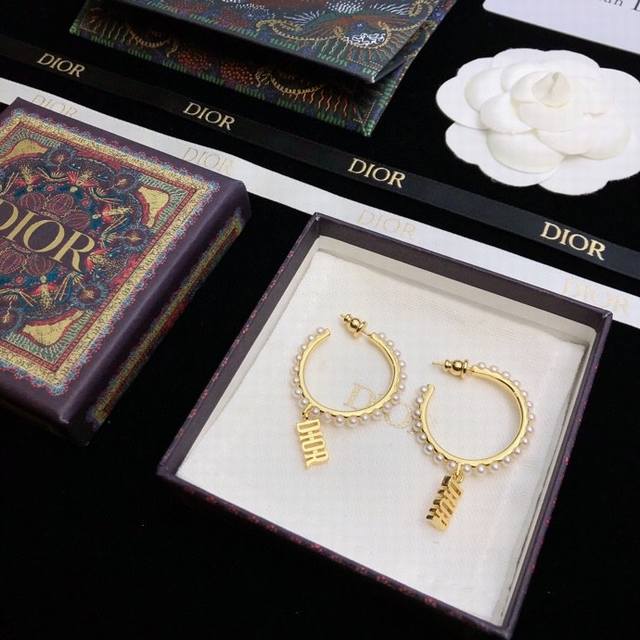 Dijia Earrings Are The Hottest Selling Models. New Products Are Available At The