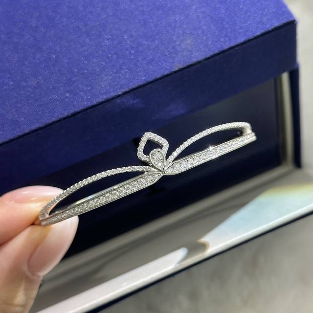 c602 Paris Chaumet Liens Series Crown Exquisite Bracelet Perfect Replica 925