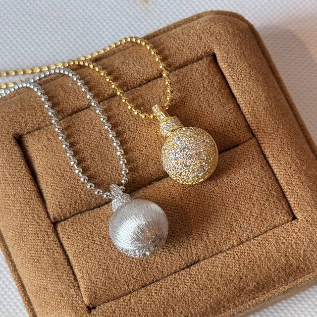 a5111 Independent Designer's Popular Spherical Brushed Half Diamond Necklace,