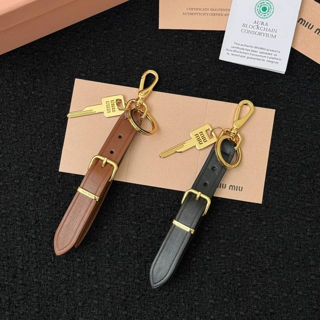New Product 2 Colors In Stock -Miumiu Miu Miu Leather Key Chain Bag Pendant -Thi