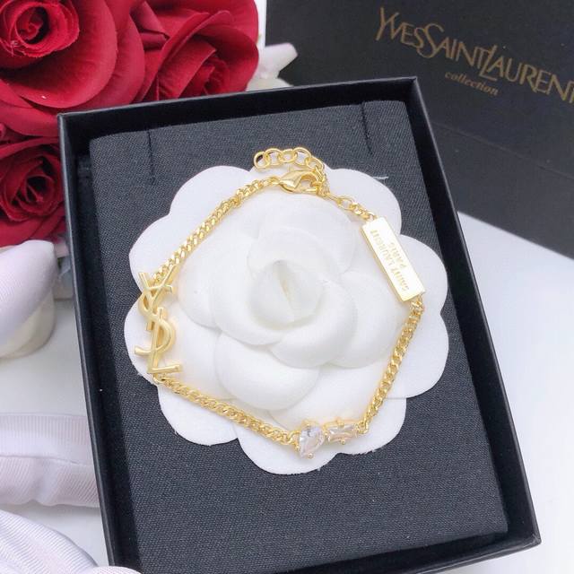 No.Ysl0003 Yves Saint Laurent Bracelet Latest Model With Diamond Eye Consistent