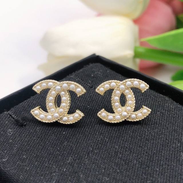 No.Xed0442 Double C Diamond Light Gold Rice Bead Earrings Are Popular Items. The