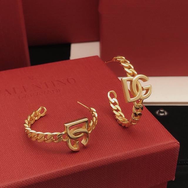 No.Dged0029 Dg*Latest Moon Round Ear Hook Consistent Zp Brass Material
